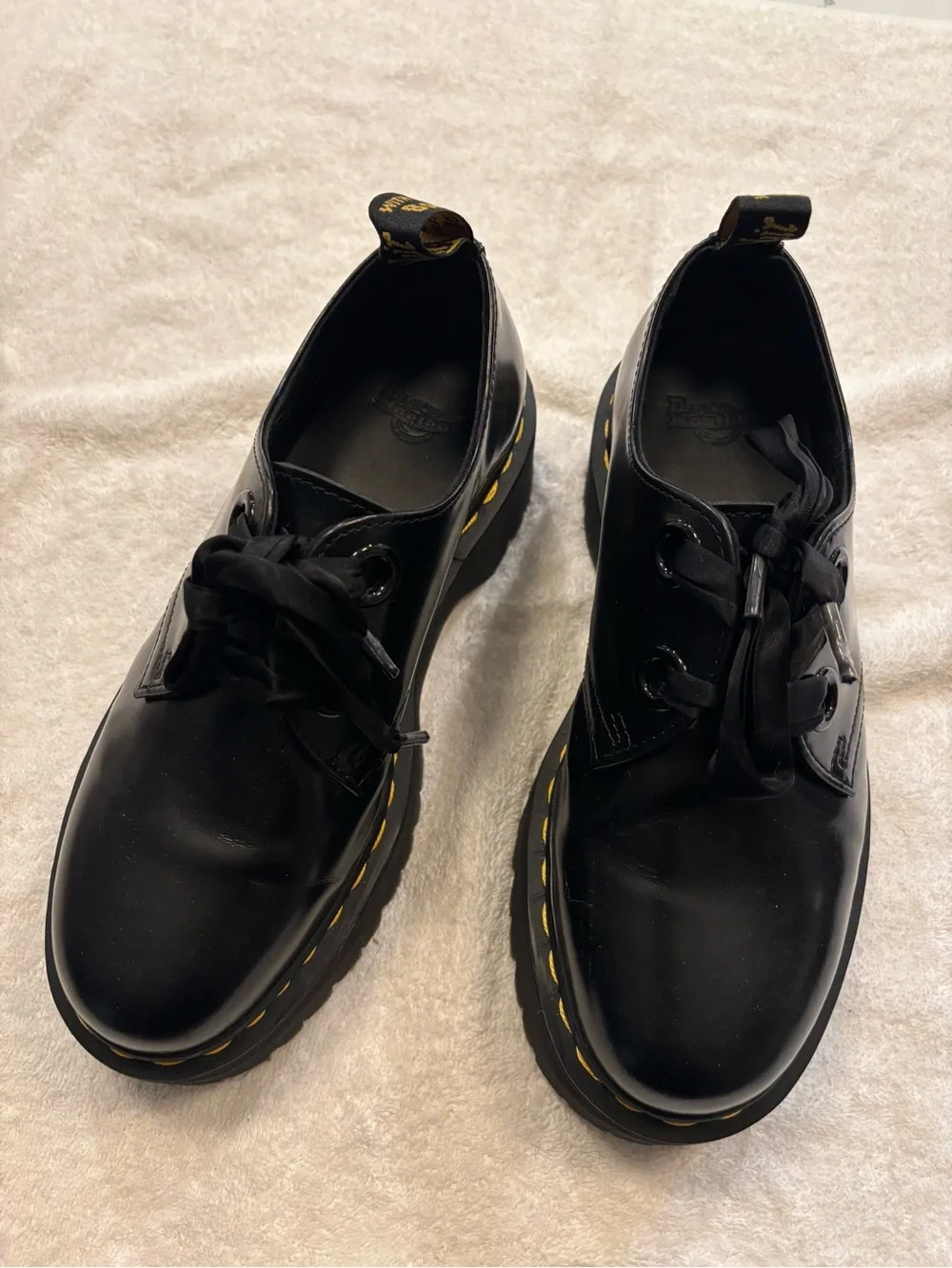Dr. Martens Holly Platform Oxfords, patent leather with satin laces, black sz 9